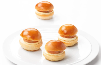 Mini Brioches Saumon & Mascarpone – 20 Pièces